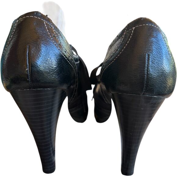 Isaac Mizrahi Brogue Oxford Lace Up Wingtip Heels SZ 8.5 Coquette Pinup Y2K - Picture 4 of 12